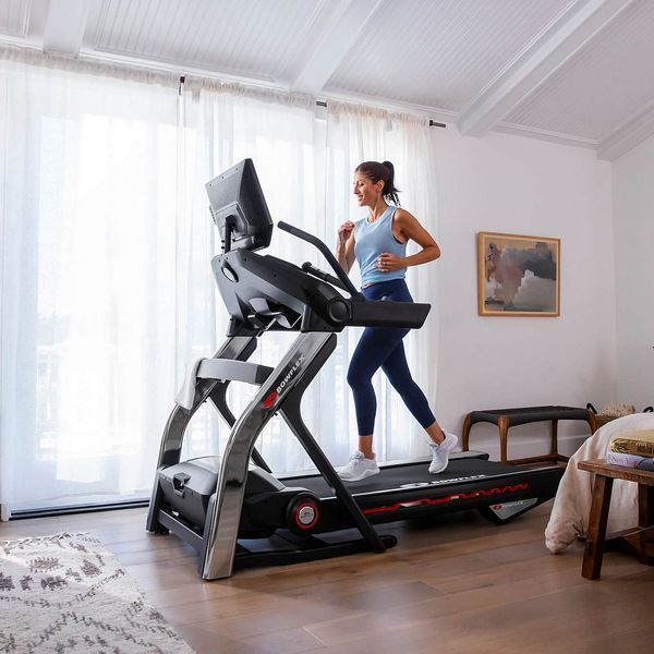 Бігова доріжка Bowflex T56 100912 фото